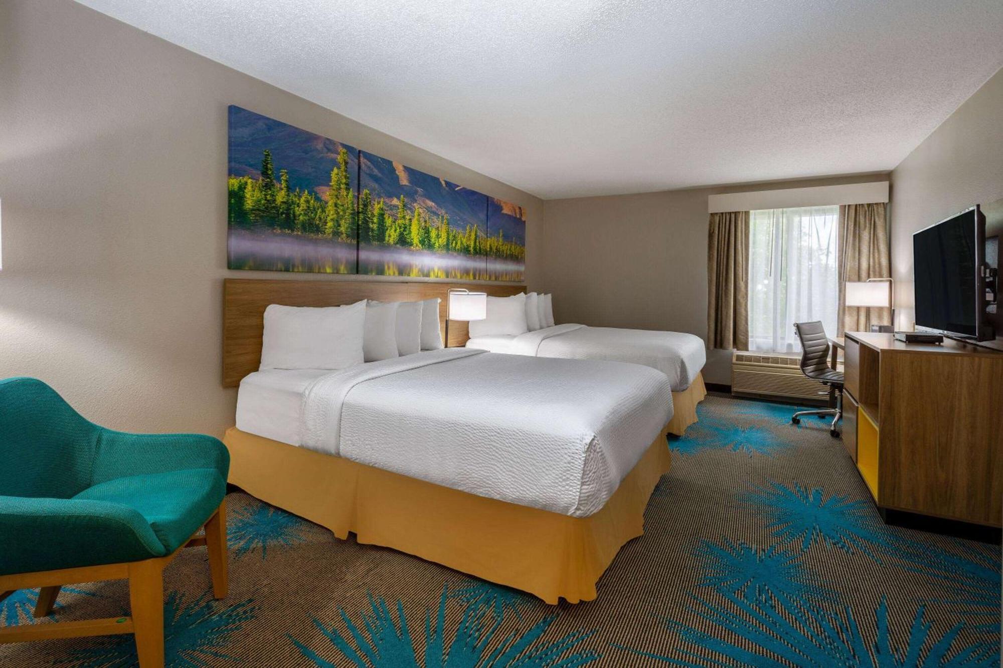 Days Inn & Suites By Wyndham Denver International Airport Екстериор снимка