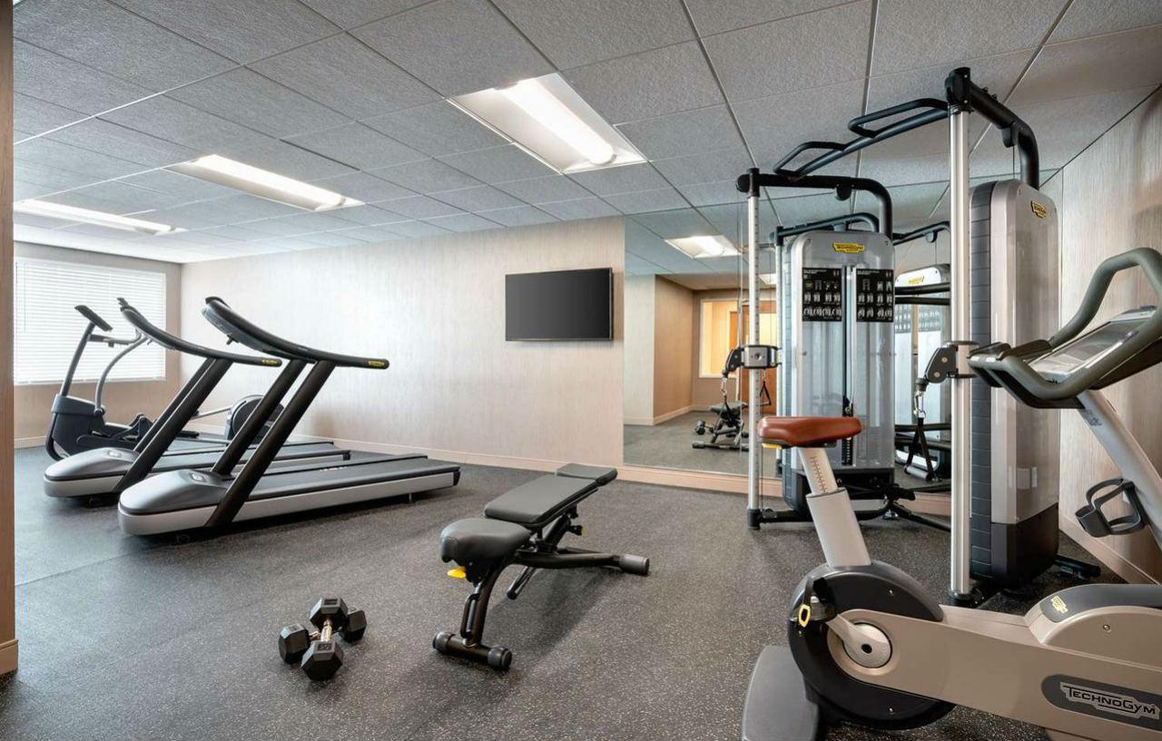Days Inn & Suites By Wyndham Denver International Airport Екстериор снимка
